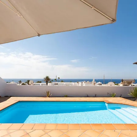 2 Bedroom 'the Bungalow' With Private Heated Pool. Puerto del Carmen (Lanzarote)